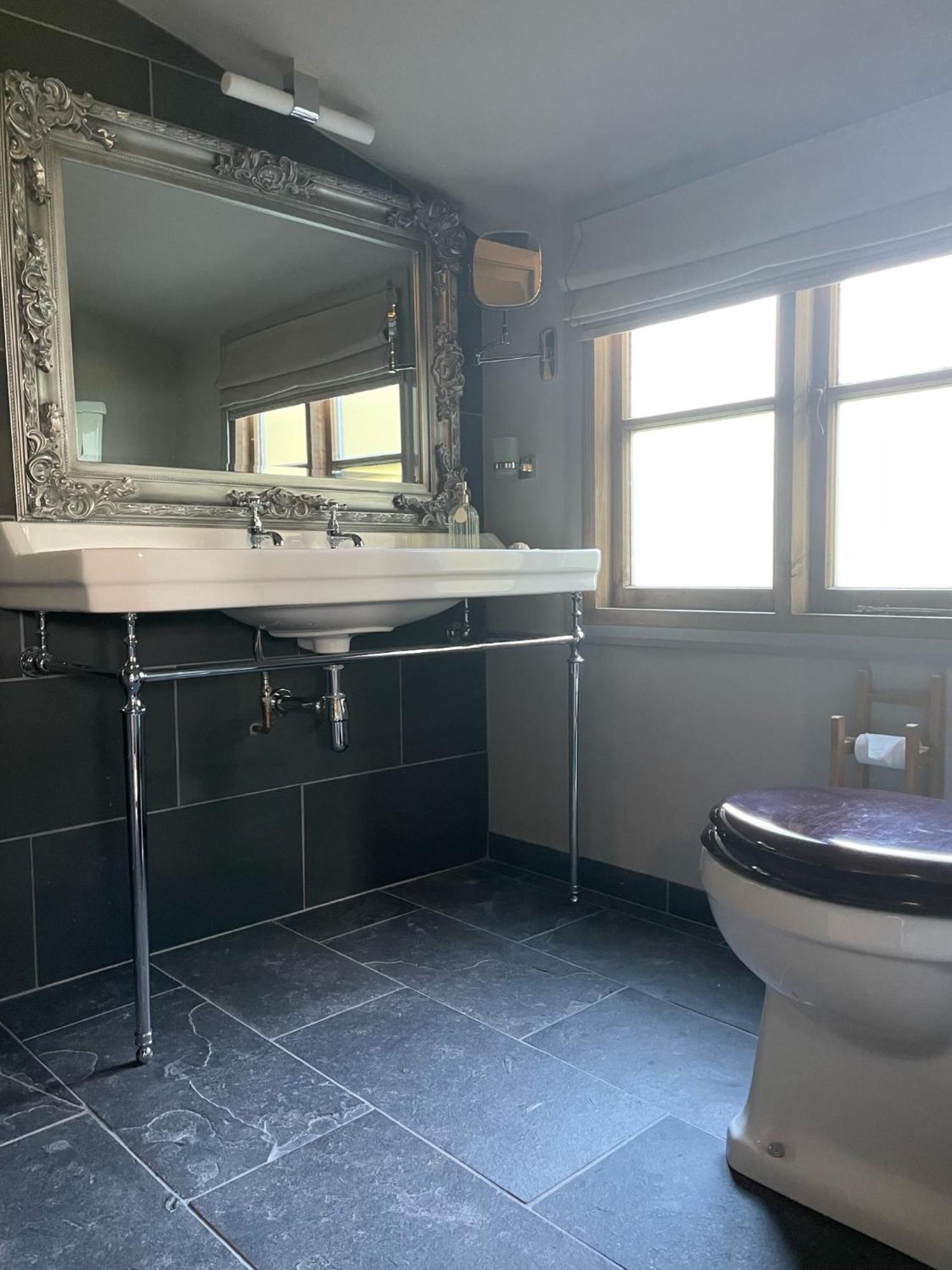 Faraway Follies Villa Llandegla Buitenkant foto