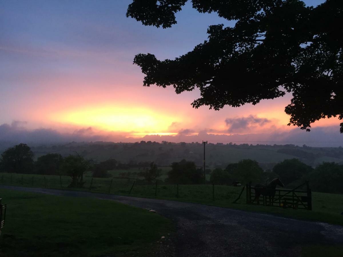 Faraway Follies Villa Llandegla Buitenkant foto